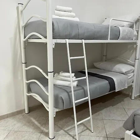 לינה וארוחת בוקר La Svolta נאפולי